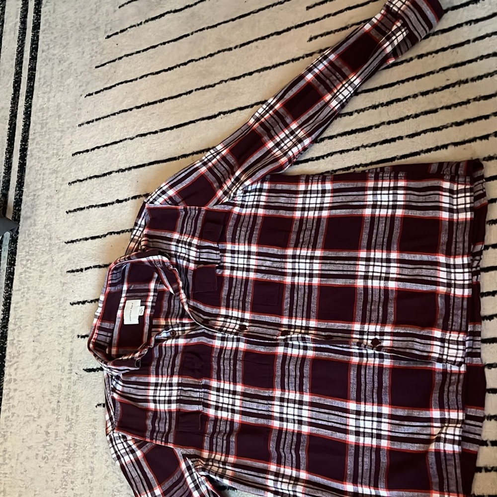 Button down flannel shirt - Picture 2 of 5